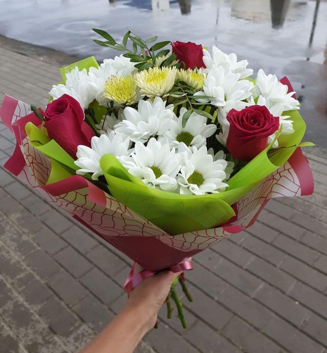 Заказ цветов в хабаровске. Цветы с доставкой череповец. Букет цветов розы. Сказочный букет цветов. Цветы хабаровск.